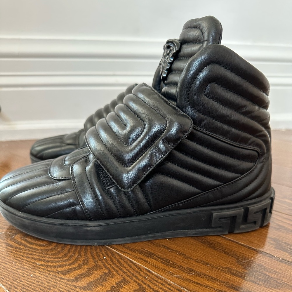 Black leather Versace sneakers